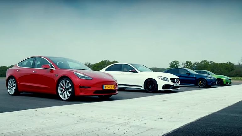 To Tesla Model 3 εναντίον των κορυφαίων hot sedans